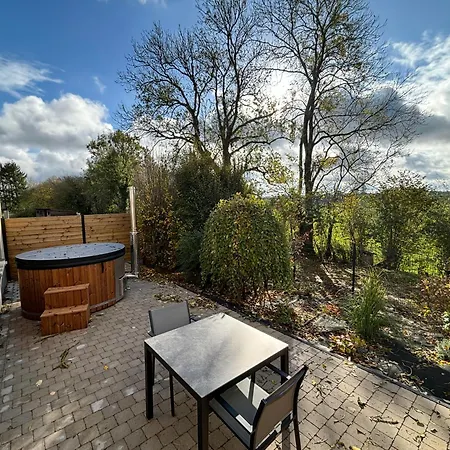 De בית הארחה *